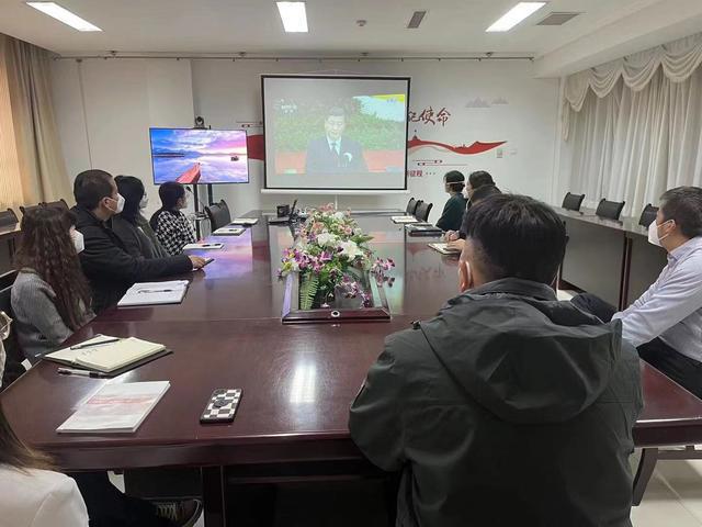 开云体育 开云平台【机关建】市直机关：青年理论小组开展学习的二十大精神(图1)