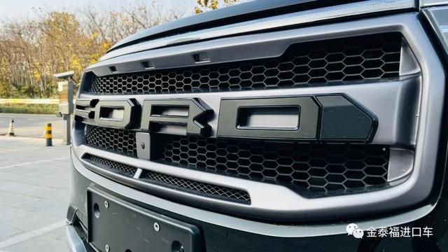 Kaiyun 开云兼顾商务和越野的SUV 福特“霸界”西安金泰福现车(图6)