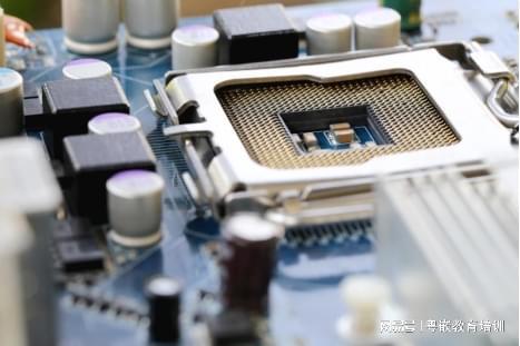 嵌入式开发：软件VS硬件实时系统开云体育 开云平台(图1)