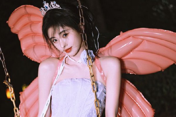 原神胡桃闭眼害羞 原神胡桃抱开云体育 开云官网枕开襟图片是什么 - 推荐 -(图3)