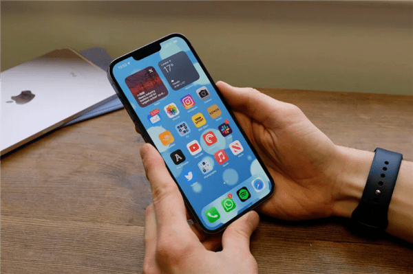 开云APP 开云官网入口苹果被欧盟要求iOS17开放第三方应用商店中美两国或将无法支持(图1)