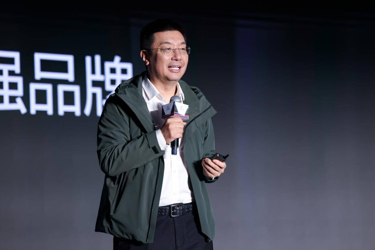 新夹克 新七匹开云APP 开云官网入口狼 用科技武装的“新物种”(图10)