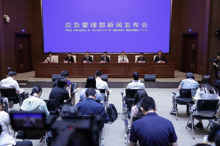 “包过”“免考”？两部门指导督促电商平台排查开云体育 开云平台下架违规宣传信息(图1)