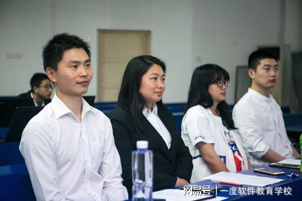 20Kaiyun 开云21年软件开发行业发展趋势如何？小白想入行还来得及么(图1)